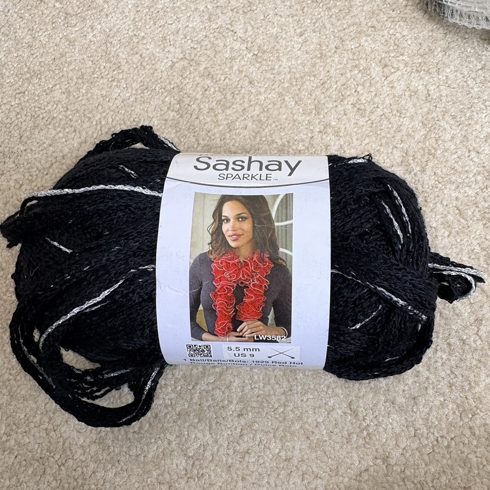 Red Heart Boutique Sashay Sparkle Metallic‎ Black Noir 3.5 oz 100 G Yarn